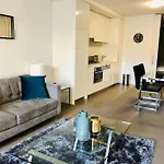Fantastic Executive Apartment Neutral Bay Gro17204